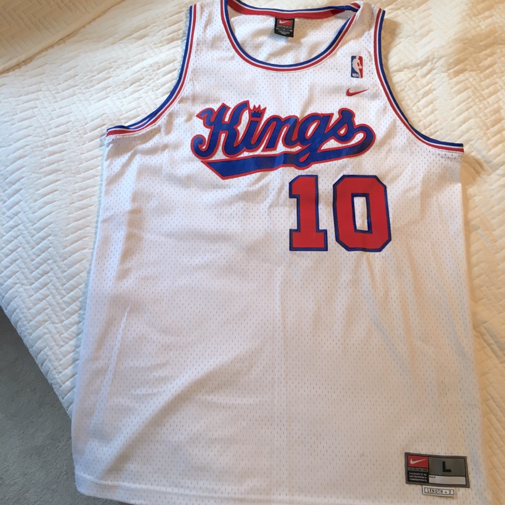 Nike men’s Sacramento King’s jersey